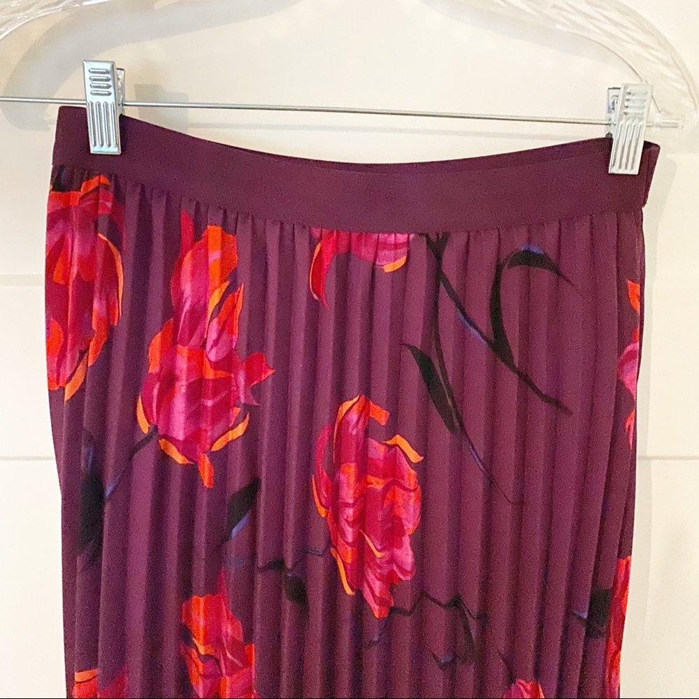 A New Day purple pleated floral skirt with elastic waist size S - Picture 2 of 3